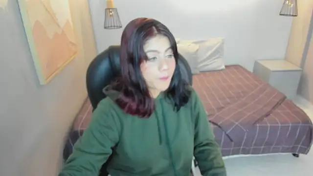 Snapshot of Julieth_brown_ chatting on November 16, 2025, 12:44 pm Julieth brown online show from November 16, 2025, 12:44 pm