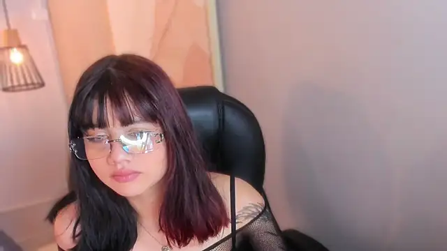 Snapshot of Julieth_brown_ chatting on December 13, 2025, 8:58 pm Julieth brown online show from December 13, 2025, 8:58 pm