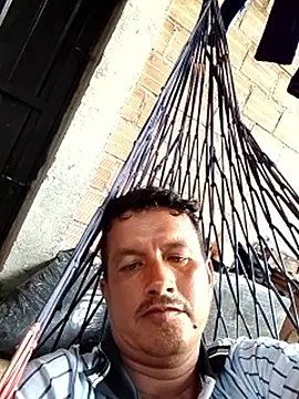 colombiano198720 online show from November 29, 2025, 8:01 pm