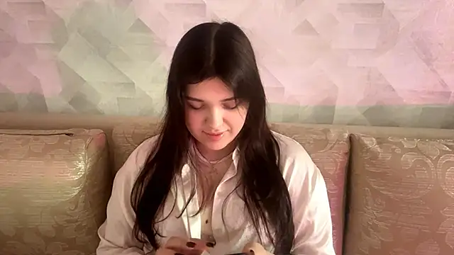 Snapshot of CarylWeatherholtz chatting on October 12, 2025, 12:26 pm CarylWeatherholtz online show from October 12, 2025, 12:26 pm