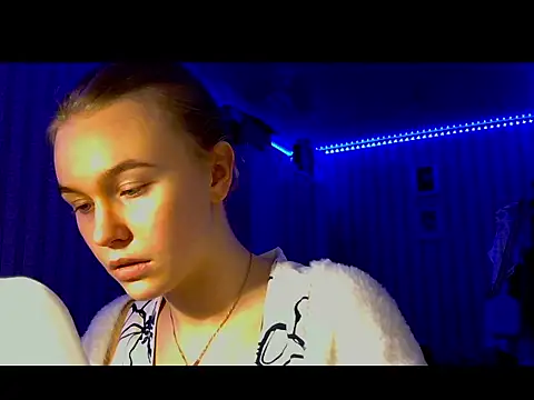 bellameow88 online show from December 15, 2025, 11:25 am