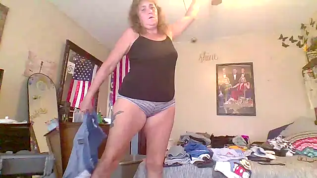 Snapshot of Bored_Grandma chatting on September 30, 2025, 7:19 pm Bored Grandma online show from September 30, 2025, 7:19 pm