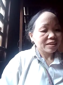  YooY  online show from October 10, 2025, 9:41 am