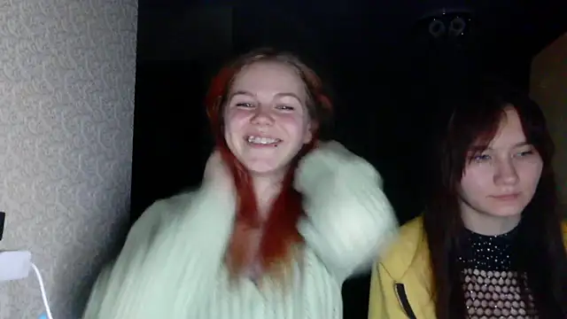 Snapshot of Poppy_sun chatting on October 23, 2025, 9:13 pm Poppy sun online show from October 23, 2025, 9:13 pm