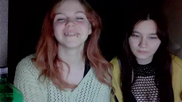 Snapshot of Poppy_sun chatting on October 24, 2025, 8:16 pm Poppy sun online show from October 24, 2025, 8:16 pm