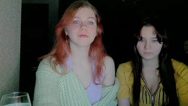 Snapshot of Poppy_sun chatting on November 5, 2025, 4:40 pm Poppy sun online show from November 5, 2025, 4:40 pm