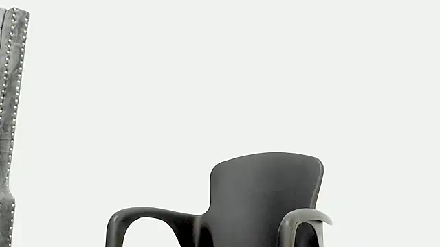 DOUGLAS 099 online show from October 4, 2025, 4:38 pm