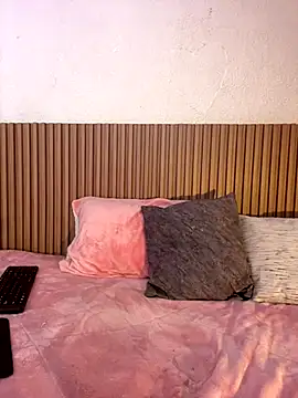 Alisha Olsen  online show from October 8, 2025, 5:16 am