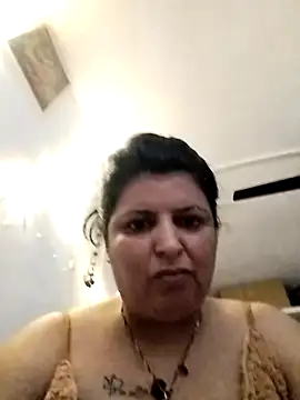 Snapshot of Jann_Riya333 chatting on December 5, 2025, 6:44 am Jann Riya333 online show from December 5, 2025, 6:44 am