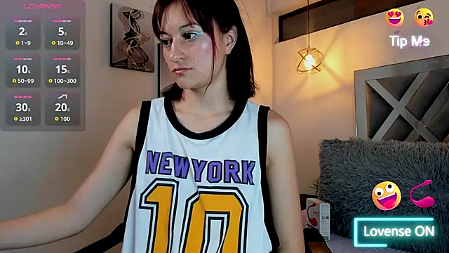 Snapshot of Candy_Hott7 chatting on September 17, 2025, 8:32 pm Candy Hott7 online show from September 17, 2025, 8:32 pm