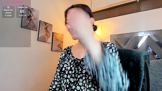 Snapshot of Candy_Hott7 chatting on October 9, 2025, 8:40 pm Candy Hott7 online show from October 9, 2025, 8:40 pm