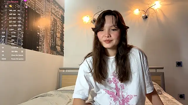 KiraVelvet online show from September 9, 2025, 9:31 am