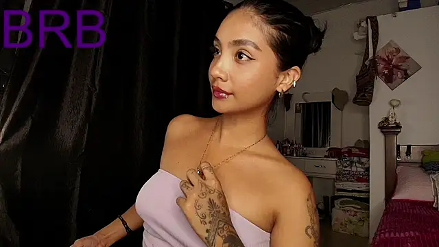 Snapshot of mia_yireth chatting on October 5, 2025, 12:31 am mia yireth online show from October 5, 2025, 12:31 am