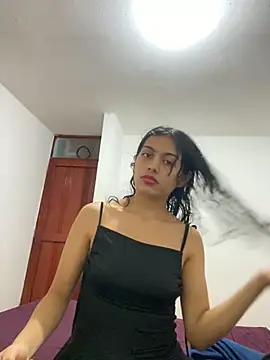 Snapshot of Nezuko-uWux chatting on September 13, 2025, 1:05 am Nezuko-uWux online show from September 13, 2025, 1:05 am