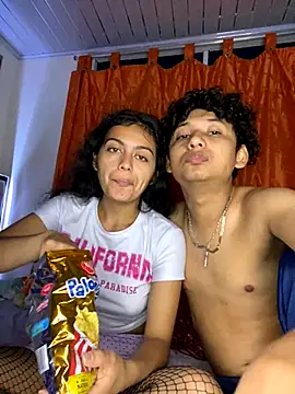 Snapshot of Nezuko-uWux chatting on September 25, 2025, 5:44 am Nezuko-uWux online show from September 25, 2025, 5:44 am