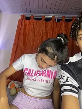 Snapshot of Nezuko-uWux chatting on September 26, 2025, 6:28 am Nezuko-uWux online show from September 26, 2025, 6:28 am