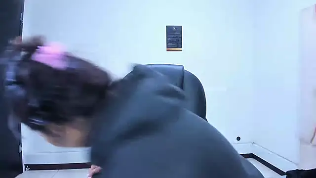 ScarletDoll online show from November 22, 2025, 4:00 am