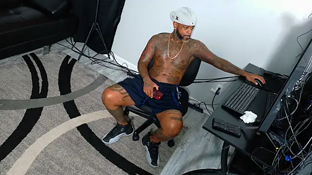 Snapshot of SLANGONDEMHOES chatting on October 26, 2025, 12:44 pm SLANGONDEMHOES online show from October 26, 2025, 12:44 pm