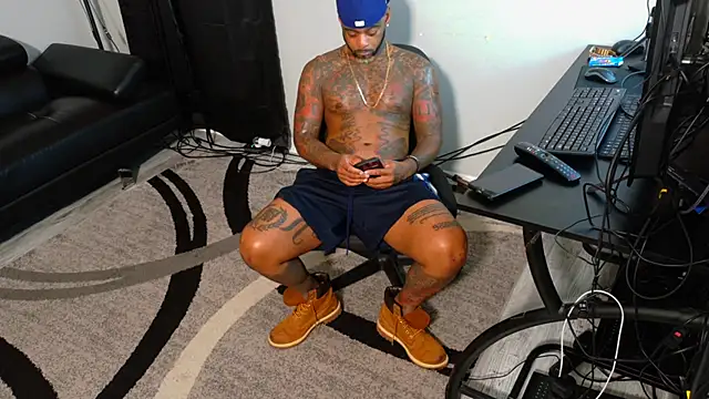 Snapshot of SLANGONDEMHOES chatting on November 9, 2025, 6:17 pm SLANGONDEMHOES online show from November 9, 2025, 6:17 pm