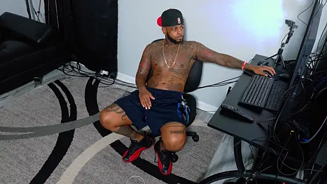 Snapshot of SLANGONDEMHOES chatting on November 15, 2025, 9:21 pm SLANGONDEMHOES online show from November 15, 2025, 9:21 pm