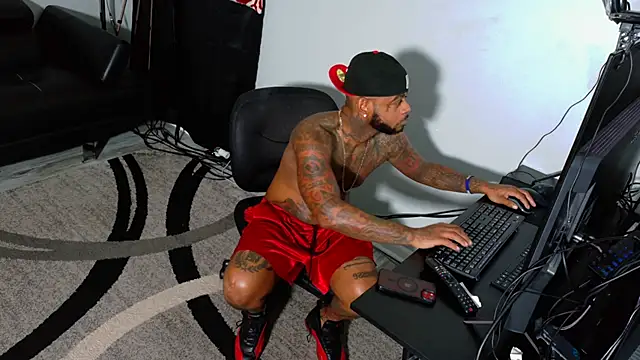 Snapshot of SLANGONDEMHOES chatting on November 23, 2025, 5:46 pm SLANGONDEMHOES online show from November 23, 2025, 5:46 pm