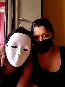 Snapshot of Hottie_couple69 chatting on September 24, 2025, 6:17 am Hottie couple69 online show from September 24, 2025, 6:17 am