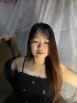 Hinne07 online show from December 4, 2025, 1:26 am