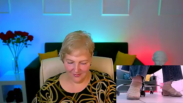 MaryMogan online show from October 2, 2025, 12:23 pm