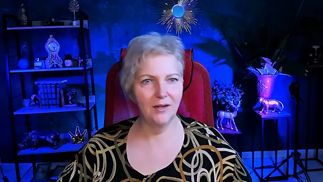 MaryMogan online show from October 13, 2025, 12:38 pm