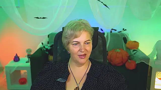 MaryMogan online show from October 20, 2025, 4:24 am