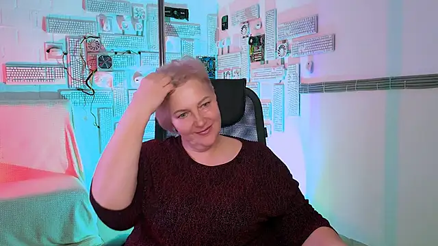 MaryMogan online show from November 26, 2025, 3:02 pm