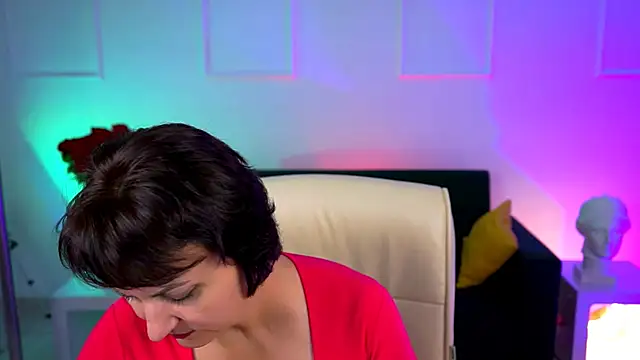Snapshot of HelenBeler chatting on September 17, 2025, 8:38 am HelenBeler online show from September 17, 2025, 8:38 am