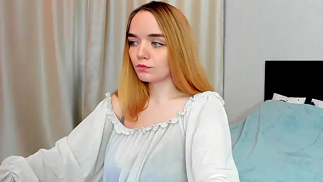 Snapshot of JanetShy chatting on September 24, 2025, 12:19 pm JanetShy online show from September 24, 2025, 12:19 pm