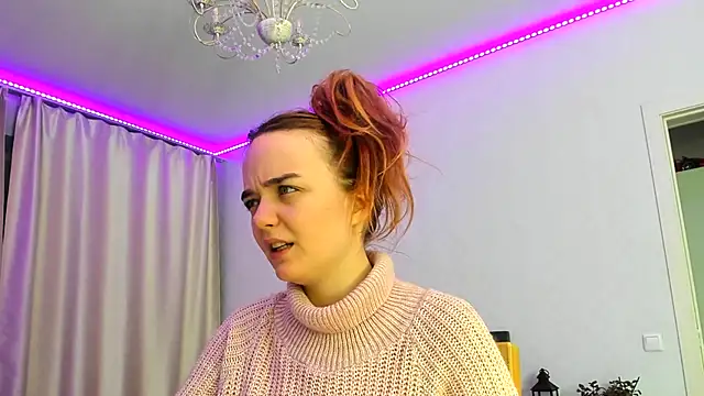 Snapshot of JanetShy chatting on December 3, 2025, 7:05 am JanetShy online show from December 3, 2025, 7:05 am