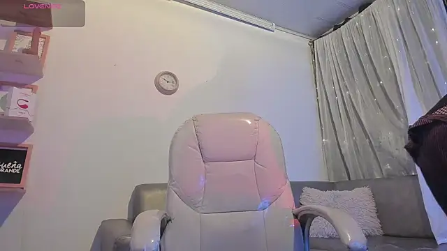 Angeel of lust online show from October 27, 2025, 4:49 am