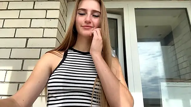 Snapshot of SweetJinny88 chatting on September 11, 2025, 7:19 am SweetJinny88 online show from September 11, 2025, 7:19 am