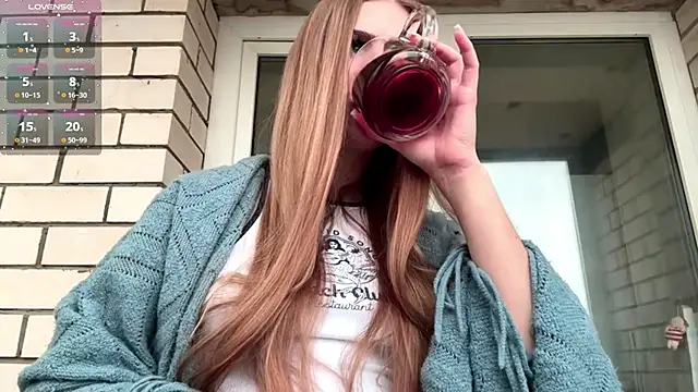 Snapshot of SweetJinny88 chatting on November 21, 2025, 7:40 am SweetJinny88 online show from November 21, 2025, 7:40 am