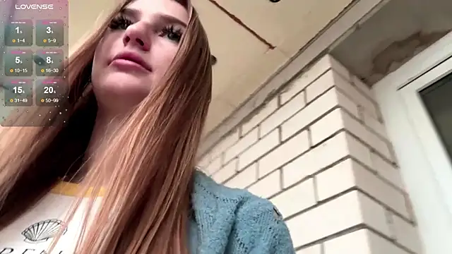 Snapshot of SweetJinny88 chatting on November 22, 2025, 9:30 am SweetJinny88 online show from November 22, 2025, 9:30 am