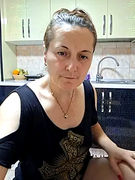 Fluturas2 online show from November 6, 2025, 7:37 pm