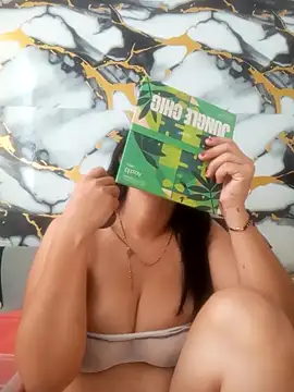 Snapshot of Alisson_Morgann chatting on November 30, 2025, 1:04 pm Alisson Morgann online show from November 30, 2025, 1:04 pm