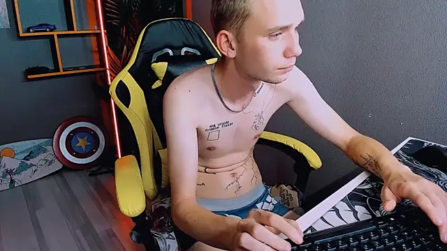 Snapshot of TimBlaks chatting on September 13, 2025, 4:12 am TimBlaks online show from September 13, 2025, 4:12 am