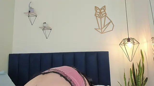 sophieturner mg online show from November 28, 2025, 7:05 pm