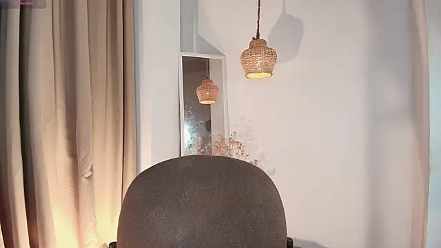 Nicolletease online show from December 4, 2025, 12:25 pm