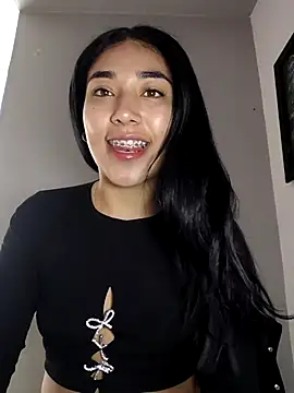 Snapshot of AmberGold- chatting on October 26, 2025, 12:11 pm AmberGold- online show from October 26, 2025, 12:11 pm