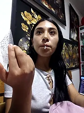 Snapshot of AmberGold- chatting on October 27, 2025, 10:47 pm AmberGold- online show from October 27, 2025, 10:47 pm