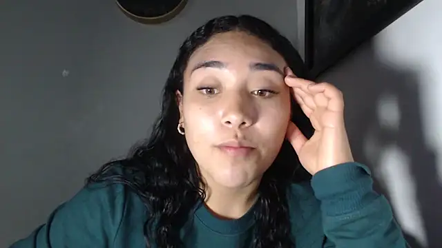 Snapshot of AmberGold- chatting on November 11, 2025, 11:05 pm AmberGold- online show from November 11, 2025, 11:05 pm