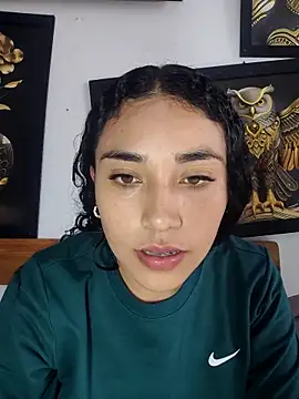 Snapshot of AmberGold- chatting on November 13, 2025, 9:36 pm AmberGold- online show from November 13, 2025, 9:36 pm