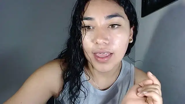 Snapshot of AmberGold- chatting on December 3, 2025, 8:45 am AmberGold- online show from December 3, 2025, 8:45 am