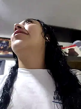 Snapshot of AmberGold- chatting on December 5, 2025, 8:23 am AmberGold- online show from December 5, 2025, 8:23 am