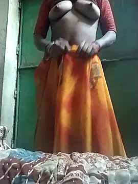 Snapshot of Hita_Grewal chatting on October 29, 2025, 3:58 pm Hita Grewal online show from October 29, 2025, 3:58 pm